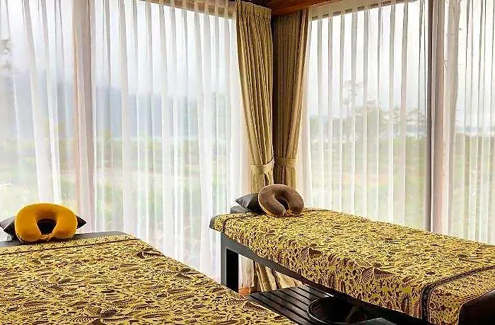 Hotel Pondanu By The