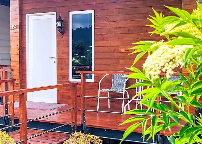 Hotel Pondanu By The